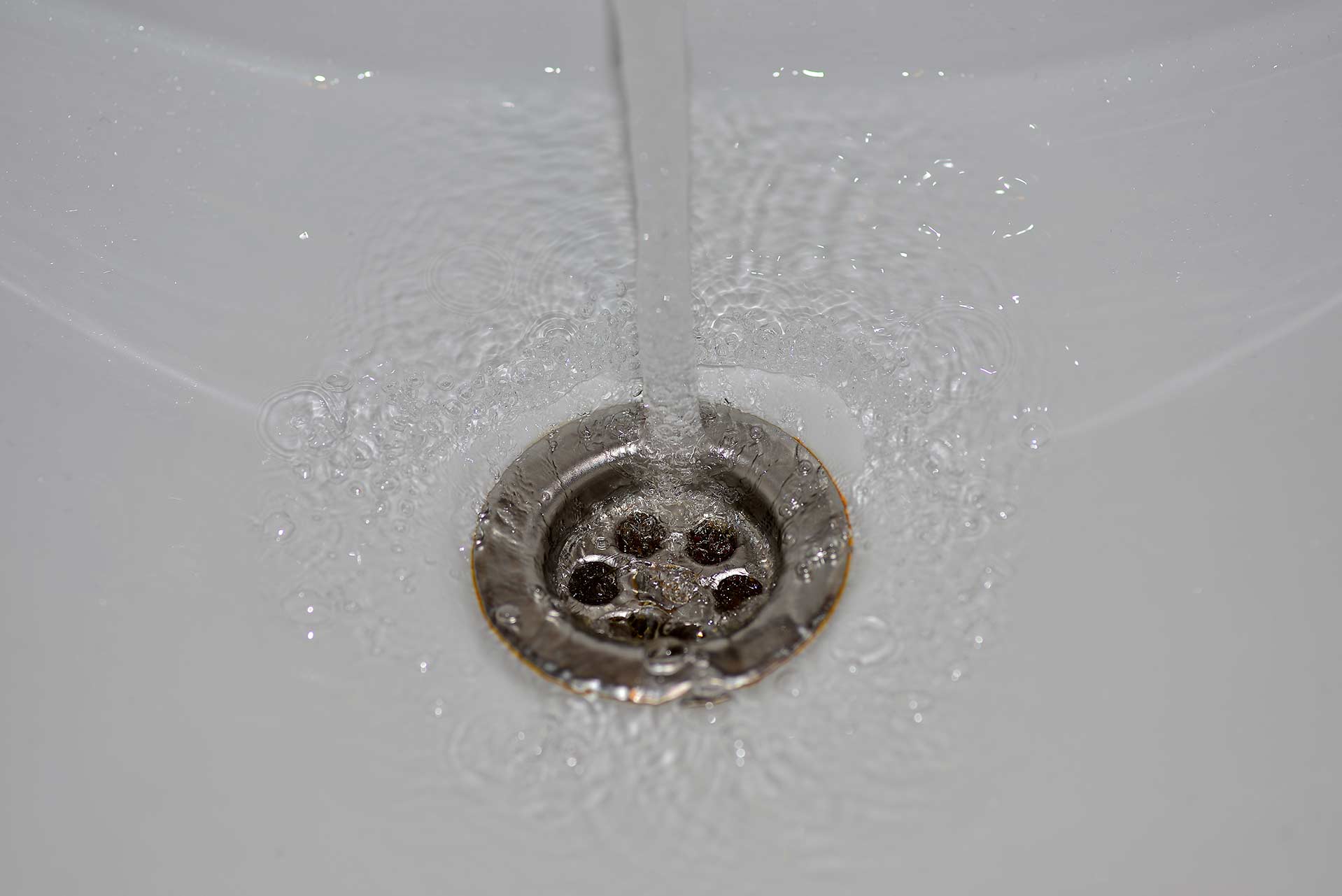 A2B Drains provides services to unblock blocked sinks and drains for properties in Elmers End.